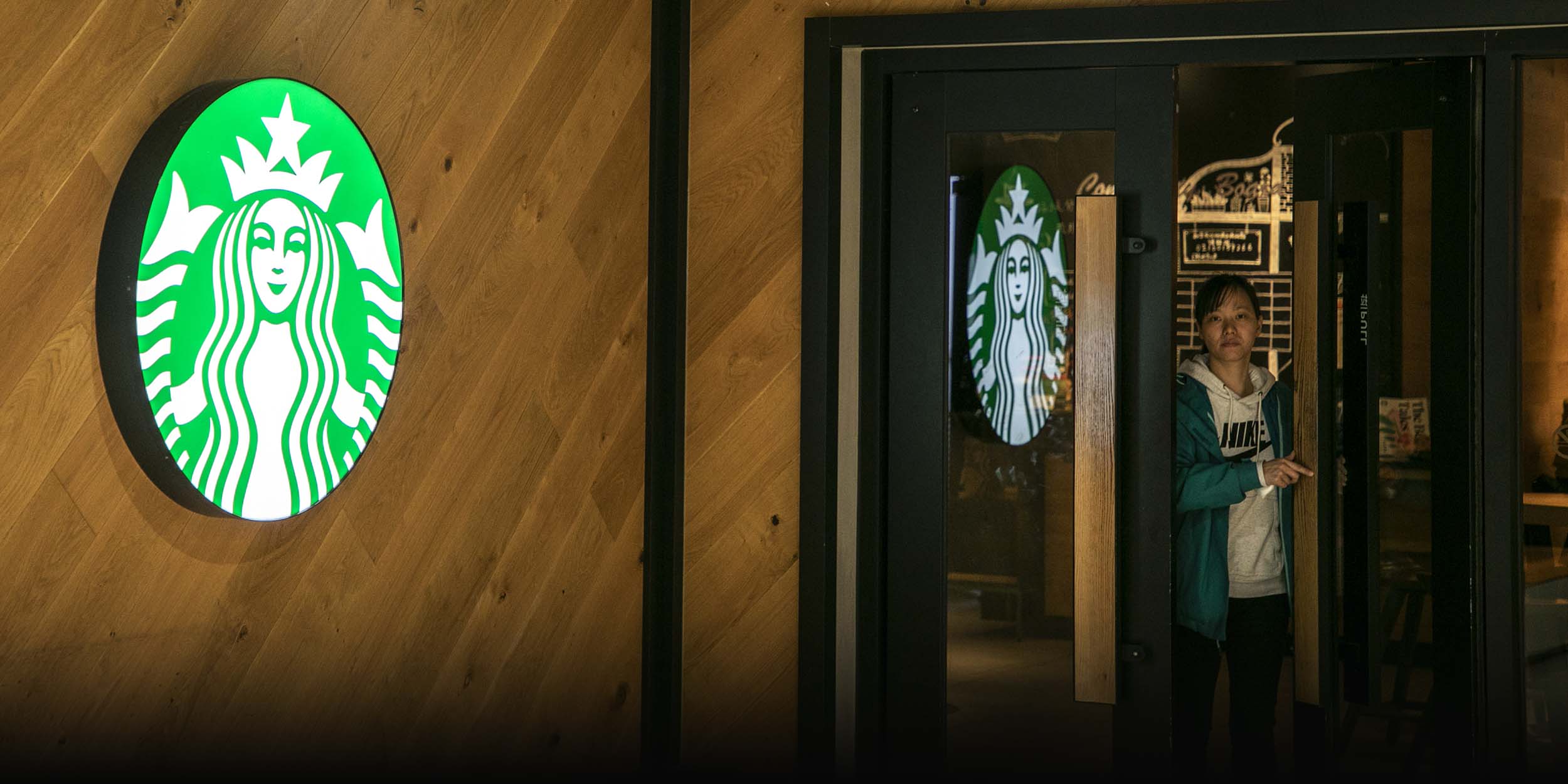 Starbucks Faces Backlash and Competition in China's Evolving Coffee Market