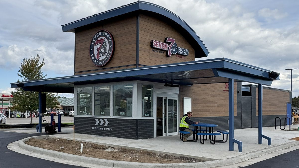 7 Brew Drive-Through Coffee Stand Opening in Rib Mountain Soon