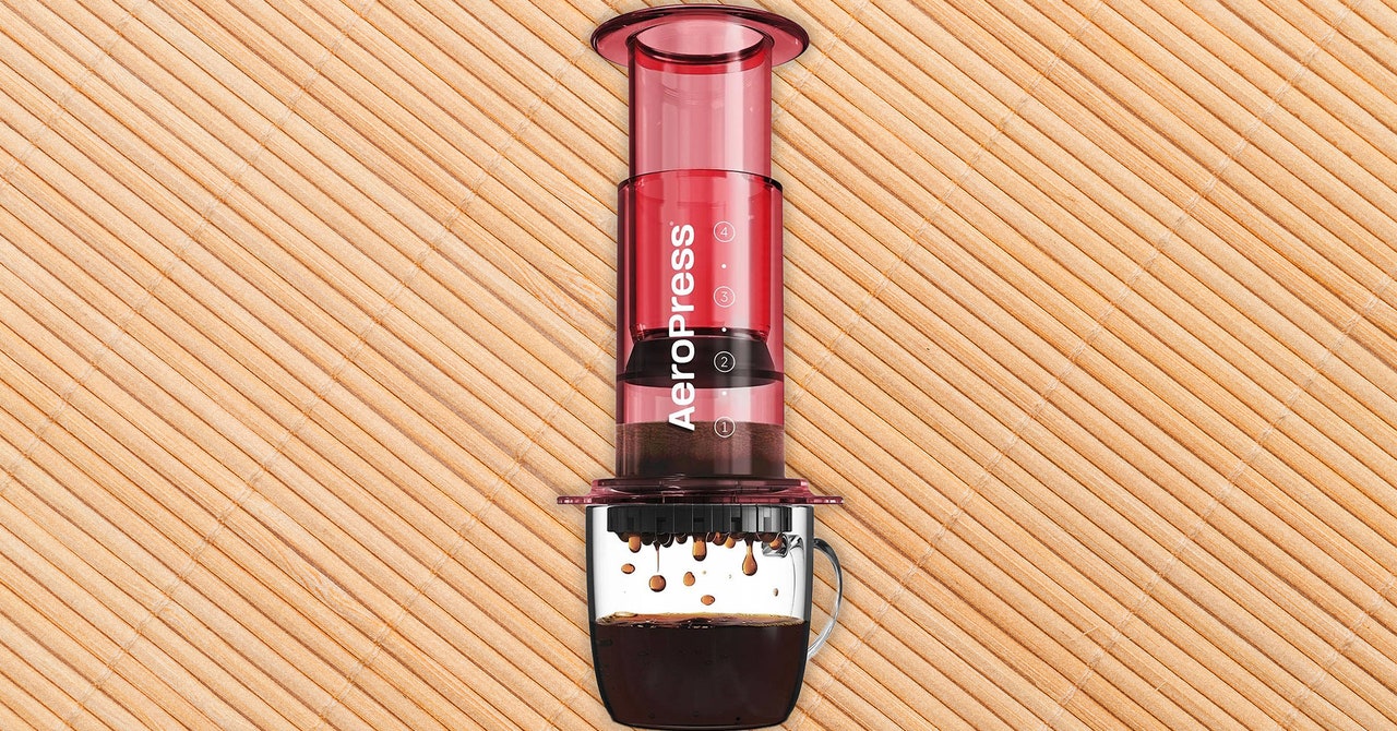 AeroPress Evolution - Clear and Go Plus Reinvent Coffee Brewing