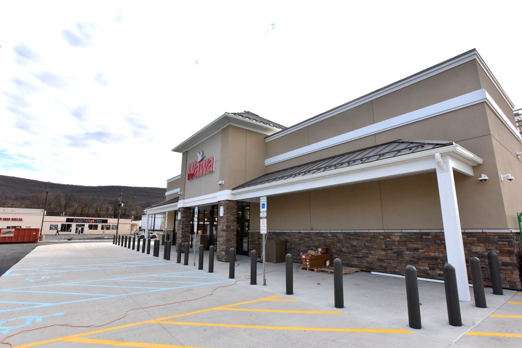 Wawa Opens New Store in Wilkes-Barre Twp. with Grand Celebration