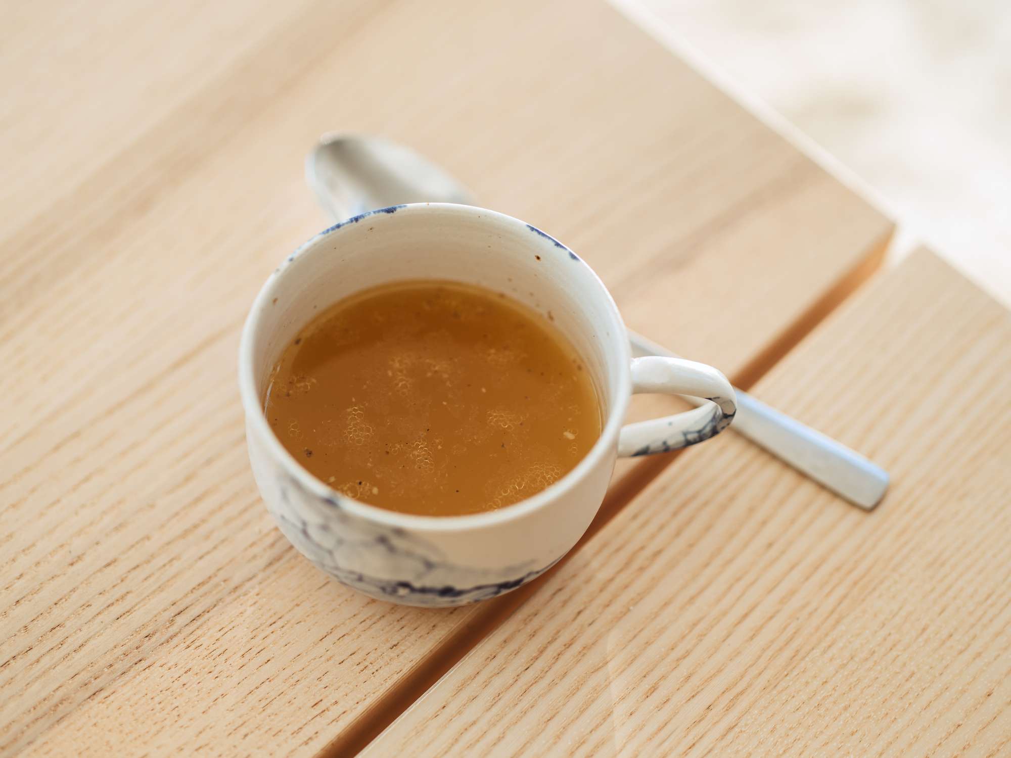 Bone Broth vs. Coffee - An Influencer Trend Examined