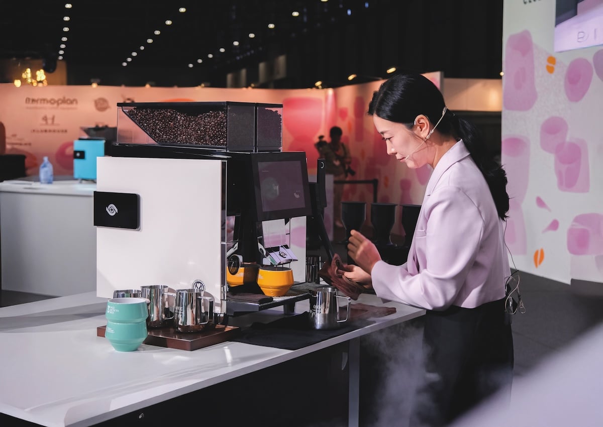 Revolutionizing Coffee - The Rise of Fully Automatic Machines – Lux ...