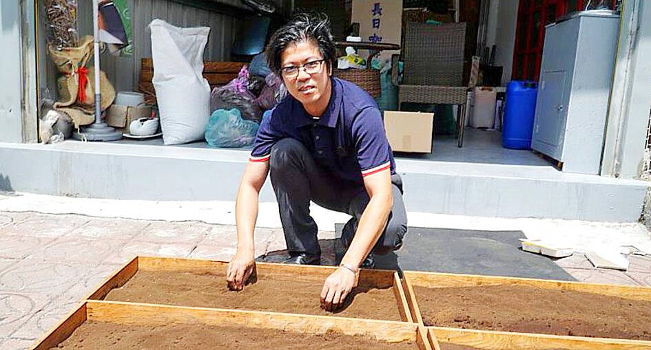 Barista Turns Coffee Waste into Eco-Friendly Success