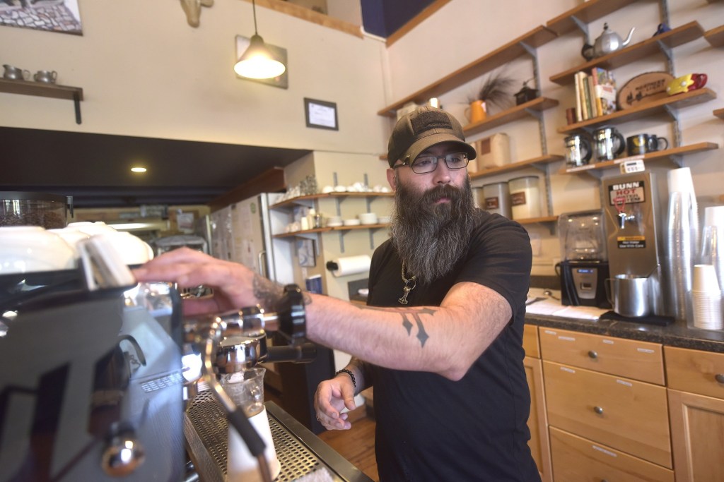 Coffee Prices Surge - How Tariffs and Weather Impact the Market