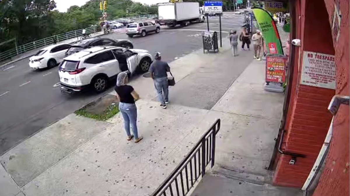 Man Chased and Stabbed Inside NYC Coffee Shop; Police Seek Four Suspects