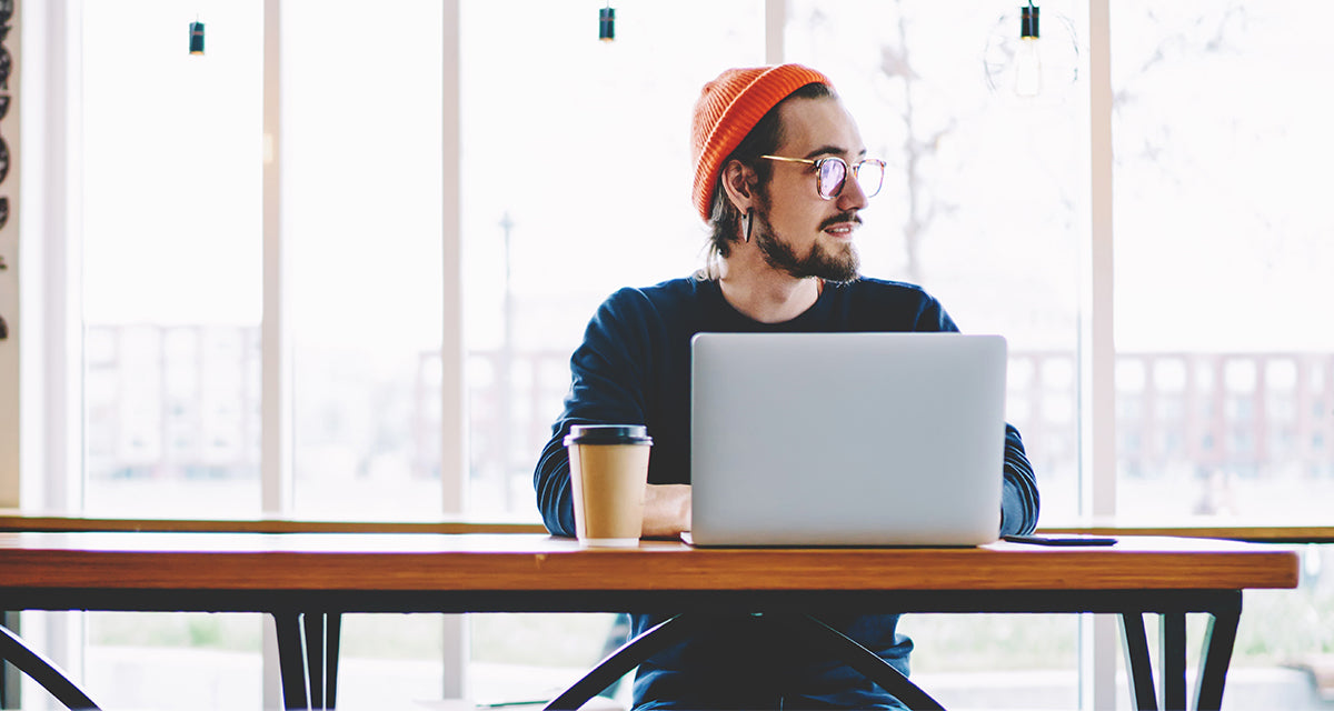 Coffee Shop Patrons in Frequent Gaze Shift