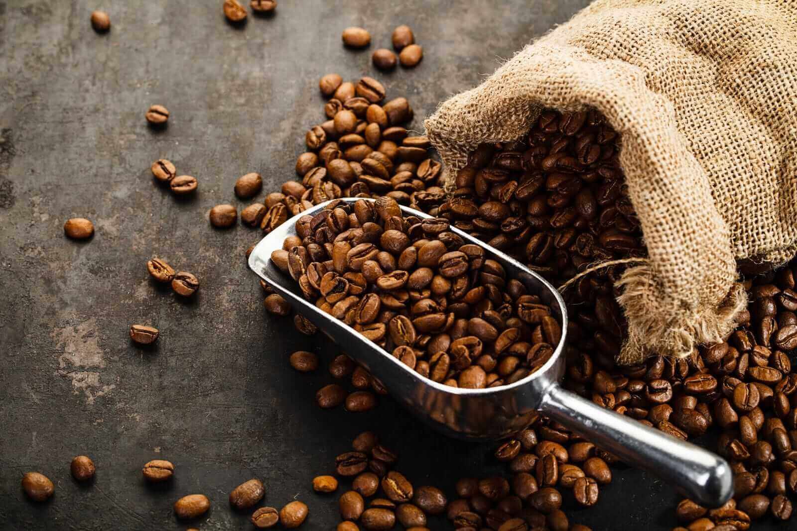 Coffee Prices Dip Amid Supply Surplus and Export Trends