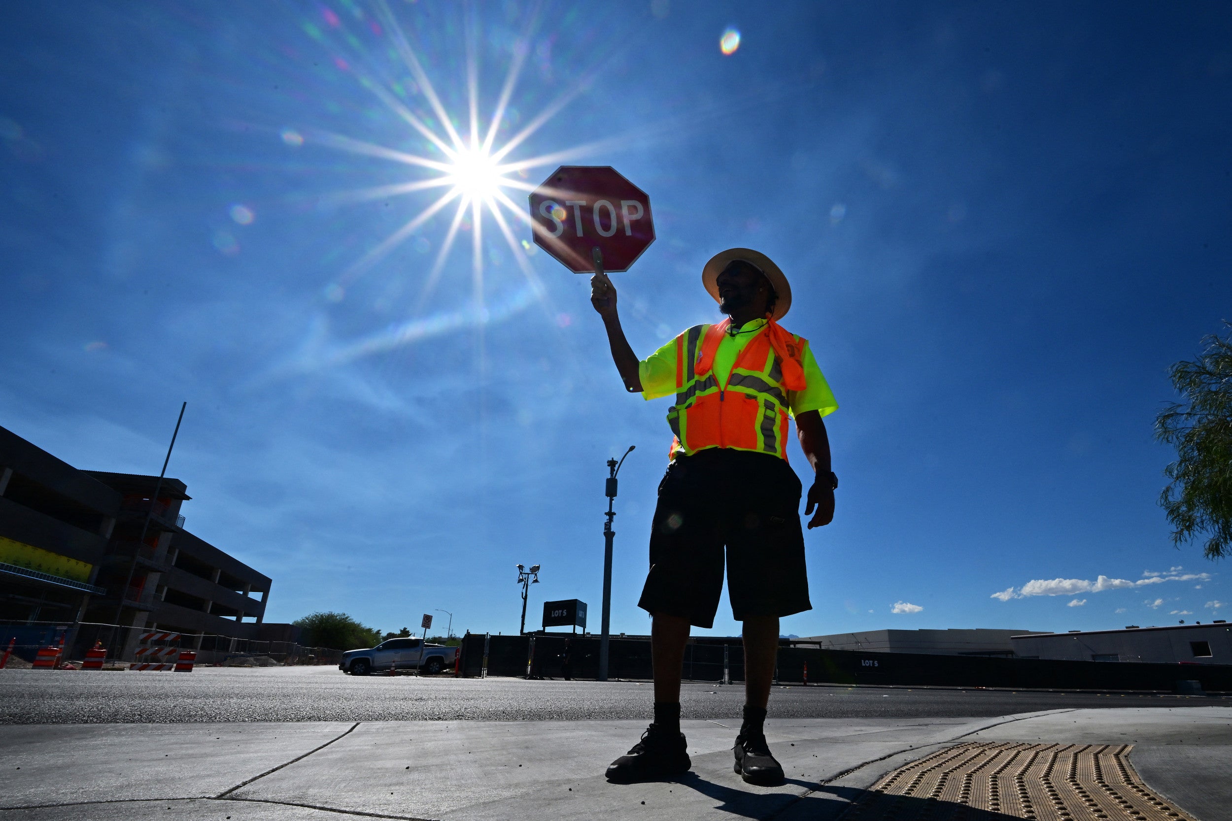 Heat Wave Alert - Americans Urged to Stay Cool Amid Record Temperatures
