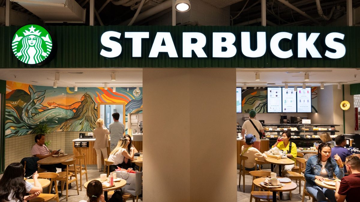 Starbucks Faces Rocky Brew - Revenue Dips, Competition Heats Up