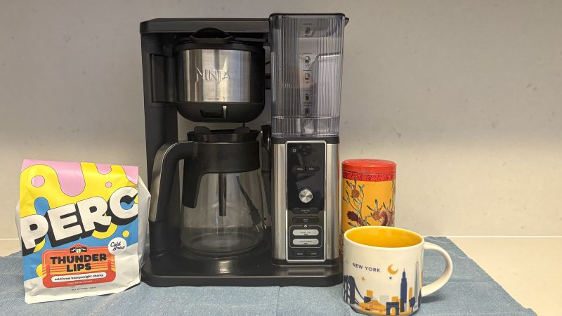 Ninja Hot & Iced XL - The Ultimate Coffee Maker for Every Brew Lover